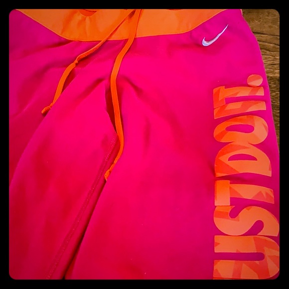Nike Pants - Nike capris